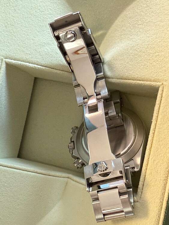 ロレックス デイトナ １１６５２０（高級時計）の商品画像 - 査定依頼日：2025年1月11日 - 最高査定価格：3,300,000円