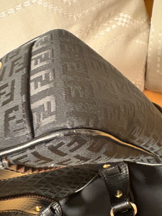 フェンディ  （ブランドバッグ）の商品画像 - 査定依頼日：2025年9月17日 - 最高査定価格：43,000円