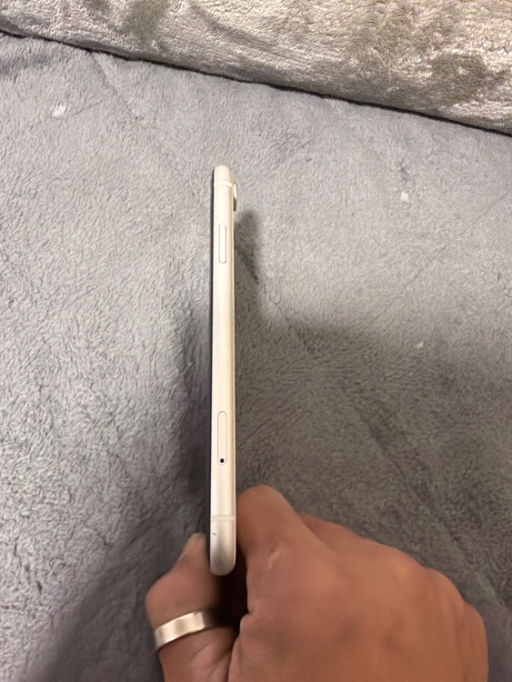 iPhoneXR 64GB SIMフリー（スマホ）の商品画像 - 査定依頼日：2026年2月20日 - 最高査定価格：12,000円