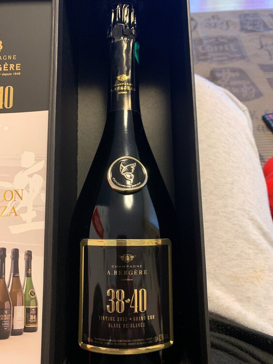 シャンパン シャンパン(その他) （お酒）の商品画像 - 査定依頼日：2025年1月26日 - 最高査定価格：3,000円