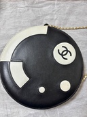 CHANELバイカラー丸バッグ（ブランドバッグ）の商品画像 - 中古 - 査定完了日：2026.08.29 - 最高査定価格：180,000円
