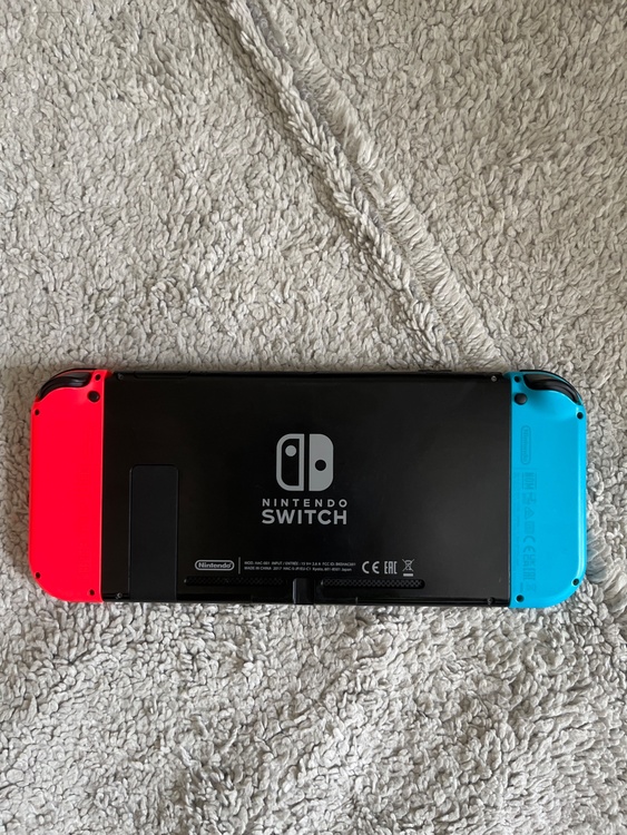 Nintendo Switch本体（ゲーム機本体・ゲームソフト）の商品画像 - 査定依頼日：2026年9月1日 - 最高査定価格：8,000円