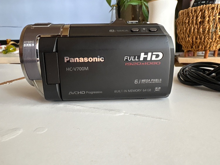 Panasonic HC.V700M（カメラ）の商品画像 - 査定依頼日：2025年10月17日 - 最高査定価格：2,000円