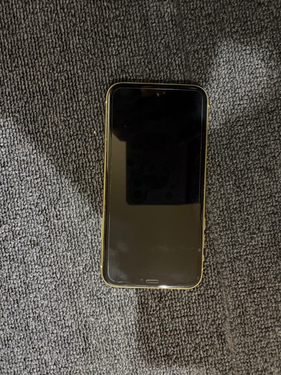 iPhone11 256GB Softbank（スマホ）の商品画像 - 査定依頼日：2026年3月28日 - 最高査定価格：23,000円