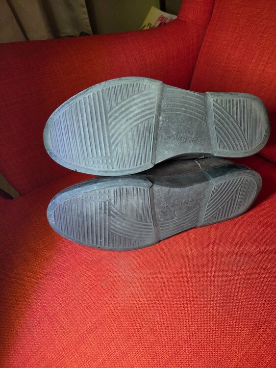 サルバトーレフェラガモサイドゴアブーツスエード（古着・ファッション）の商品画像 - 査定依頼日：2026年2月26日 - 最高査定価格：3,000円