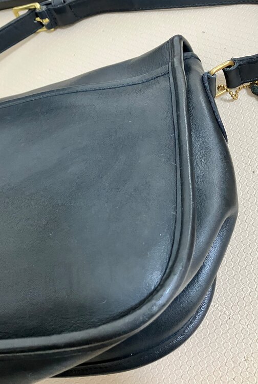 オールドコーチ　ショルダーバッグ（ブランドバッグ）の商品画像 - 査定依頼日：2025年2月11日 - 最高査定価格：6,000円