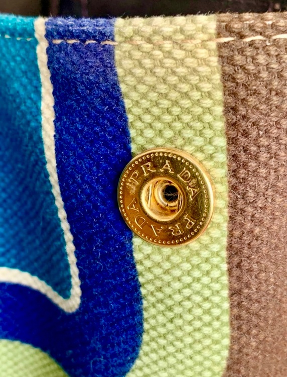 プラダ  （ブランドバッグ）の商品画像 - 査定依頼日：2026年2月8日 - 最高査定価格：50,000円