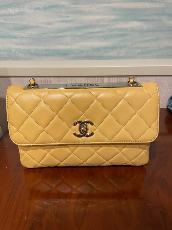 黄色のマトラッセ（ブランドバッグ）の商品画像 - 査定依頼日：2025年2月5日 - 最高査定価格：280,000円