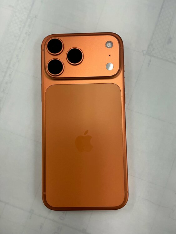 iPhone iPhone 17 Pro Max 256GB SIMフリー（スマホ）の商品画像 - 査定依頼日：2026年8月18日 - 最高査定価格：169,000円