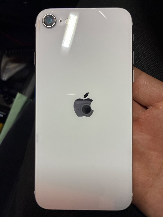 iPhone SE (第 2 世代) 256GB docomo（スマホ）の商品画像 - 査定依頼日：2026年4月18日 - 最高査定価格：18,000円