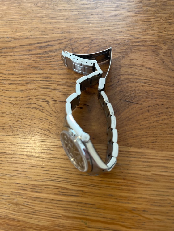 ロレックス エクスプローラー M1427（高級時計）の商品画像 - 査定依頼日：2026年2月2日 - 最高査定価格：910,000円