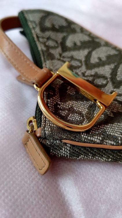 ディオールバック（ブランドバッグ）の商品画像 - 査定依頼日：2022年7月25日 - 最高査定価格：30,000円