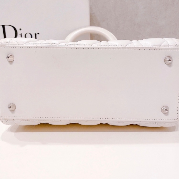 レディディオール シリアルナンバー 12-BO-0116（ブランドバッグ）の商品画像 - 査定依頼日：2025年6月11日 - 最高査定価格：250,000円