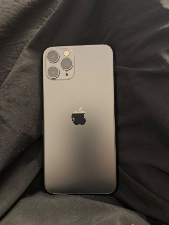 iPhone 型番わからず（スマホ）の商品画像 - 査定依頼日：2026年7月14日 - 最高査定価格：3,500円