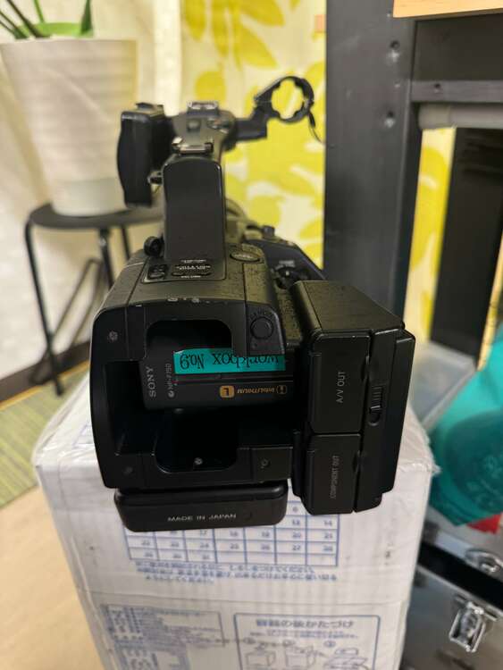 SONY　NXCAMカムコーダー HXR-NX80（カメラ）の商品画像 - 査定依頼日：2025年4月24日 - 最高査定価格：168,000円