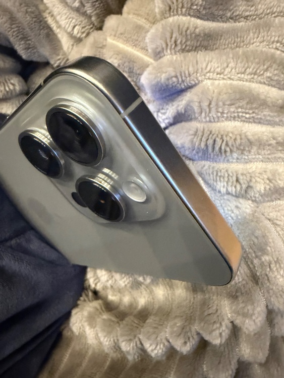 iPhone 15 Pro 512GB SIMフリー（スマホ）の商品画像 - 査定依頼日：2026年1月18日 - 最高査定価格：136,000円