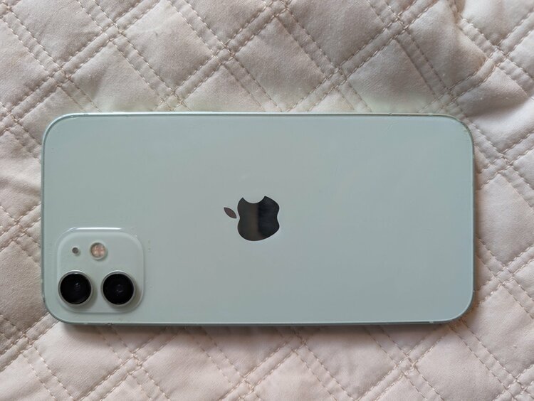 iPhone 12 128GB docomo（スマホ）の商品画像 - 査定依頼日：2025年12月17日 - 最高査定価格：28,000円