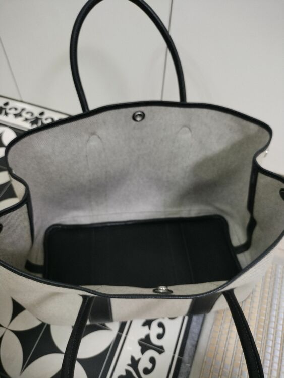 ガーデンパーティー（ブランドバッグ）の商品画像 - 査定依頼日：2025年8月5日 - 最高査定価格：200,000円