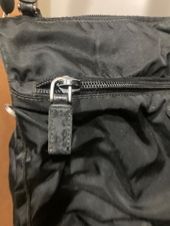 ナイロン斜めバック（ブランドバッグ）の商品画像 - 査定依頼日：2025年12月16日 - 最高査定価格：15,000円