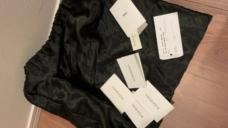 イブサンローラン  （ブランドバッグ）の商品画像 - 査定依頼日：2025年4月24日 - 最高査定価格：32,000円