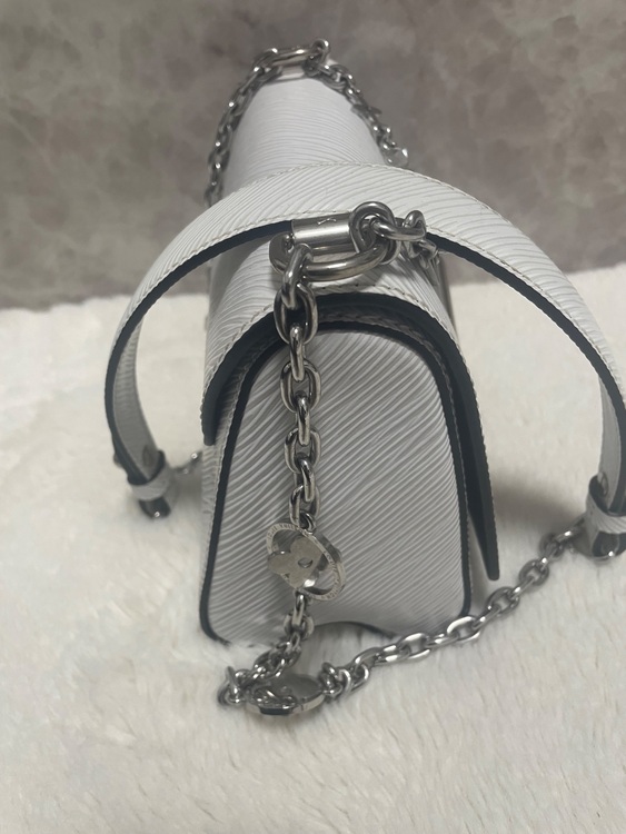 ツイスト エピ （ブランドバッグ）の商品画像 - 査定依頼日：2025年7月6日 - 最高査定価格：110,000円