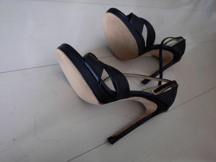 ジミーチュウーパンプス（古着・ファッション）の商品画像 - 査定依頼日：2025年9月20日 - 最高査定価格：1,500円