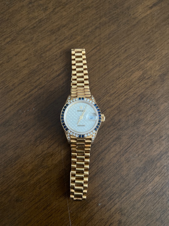 ロレックス デイトジャスト 8570f（高級時計）の商品画像 - 査定依頼日：2025年12月15日 - 最高査定価格：3,000,000円