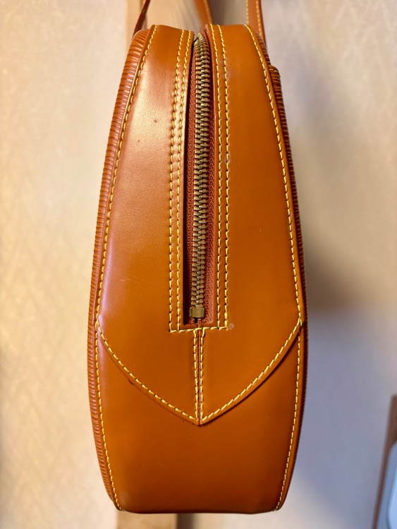 LOUIS VUITTON エピヴォルテール　ケニアブラウンM52438 新同品（ブランドバッグ）の商品画像 - 査定依頼日：2026年2月4日 - 最高査定価格：40,000円