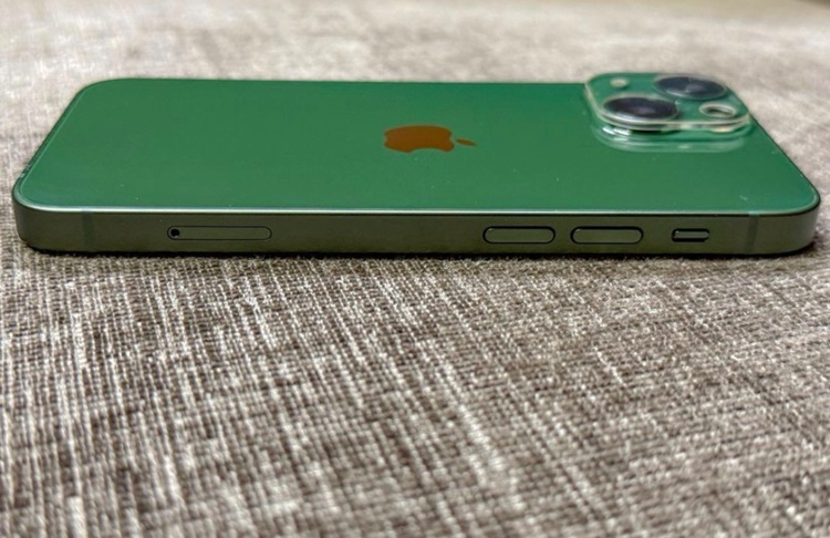 iPhone 13 128GB 楽天モバイル（スマホ）の商品画像 - 査定依頼日：2025年10月9日 - 最高査定価格：43,000円