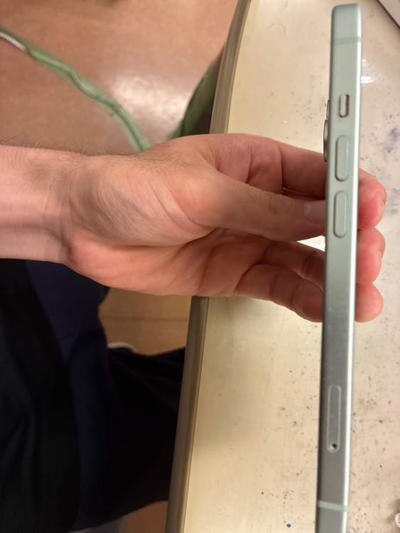 iPhone15（スマホ）の商品画像 - 査定依頼日：2026年6月28日 - 最高査定価格：64,000円