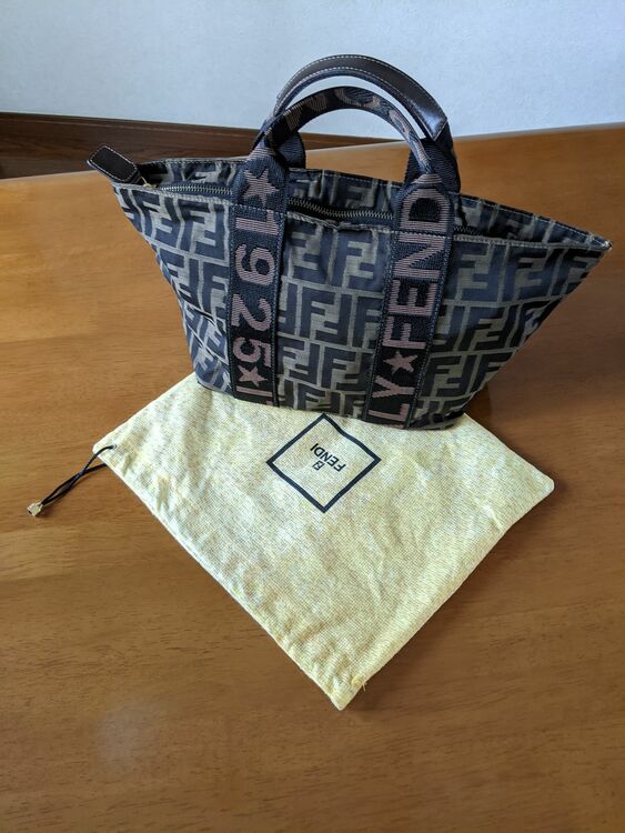 フェンディ  （ブランドバッグ）の商品画像 - 査定依頼日：2025年9月8日 - 最高査定価格：40,000円