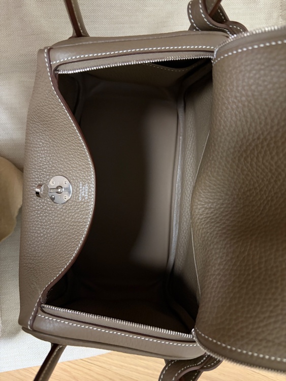 Lindy 26（ブランドバッグ）の商品画像 - 査定依頼日：2025年12月23日 - 最高査定価格：1,200,000円