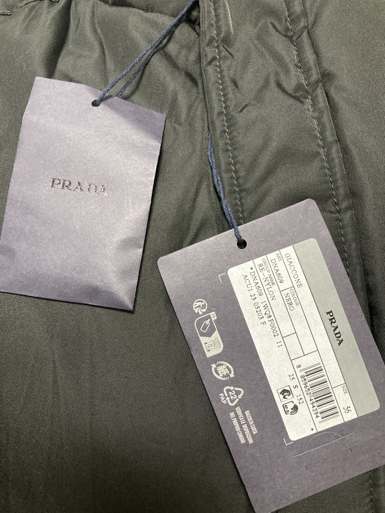 PRADA ダウンジャケット（古着・ファッション）の商品画像 - 査定依頼日：2026年1月19日 - 最高査定価格：100,000円