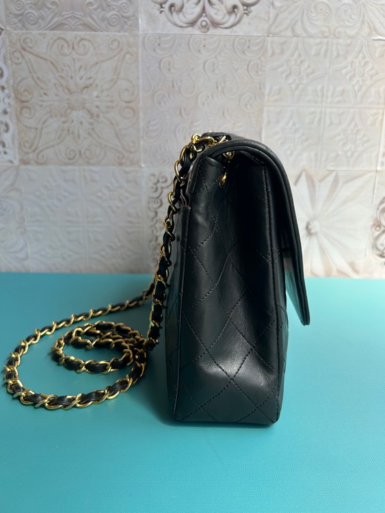 ダイアナフラップ　マトラッセ チェーンショルダー　ミニポーチ付き（ブランドバッグ）の商品画像 - 査定依頼日：2025年9月1日 - 最高査定価格：230,000円