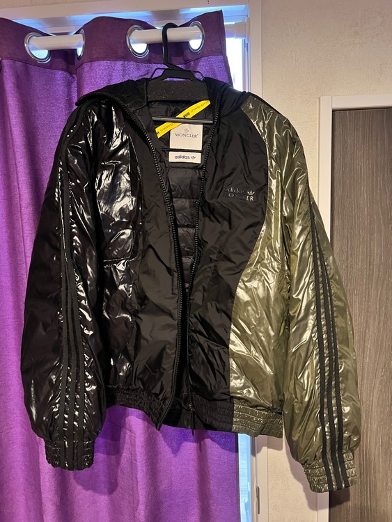 モンクレールadidasコラボ（古着・ファッション）の商品画像 - 査定依頼日：2026年1月30日 - 最高査定価格：100,000円