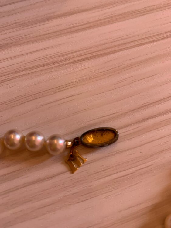 パールネックレス　イニシャルM入り（宝石）の商品画像 - 査定依頼日：2025年3月8日 - 最高査定価格：100,000円