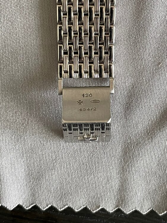 ヴァシュロン コンスタンタン その他 Esse（高級時計）の商品画像 - 査定依頼日：2025年5月5日 - 最高査定価格：1,200,000円