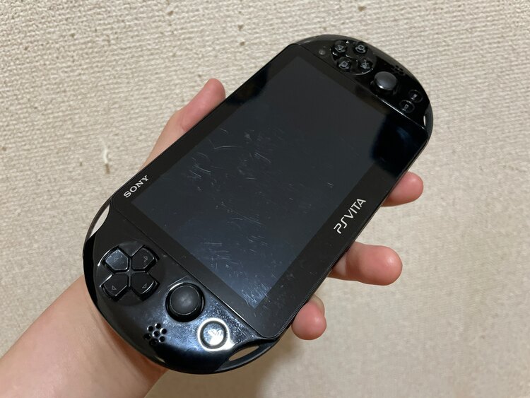 PSVITA PCH-2000（ゲーム機本体・ゲームソフト）の商品画像 - 査定依頼日：2025年5月25日 - 最高査定価格：9,000円