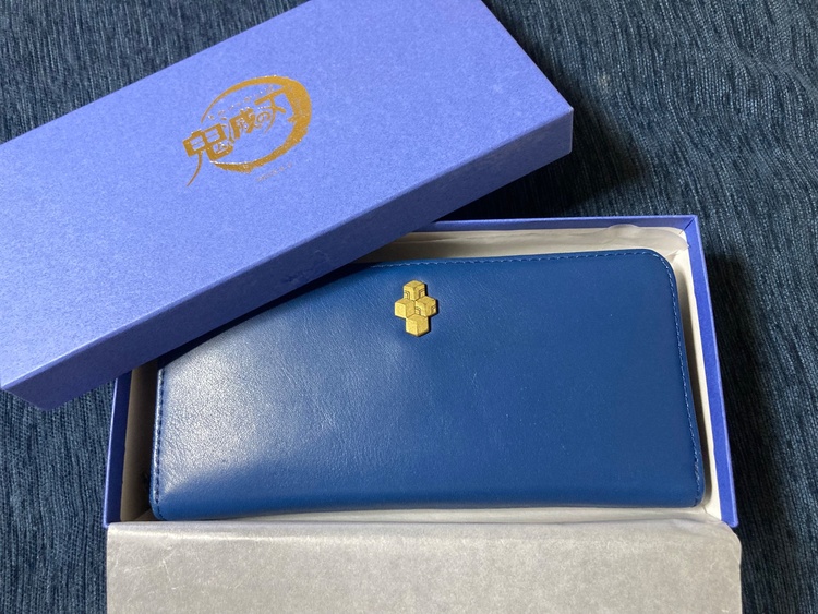 鬼滅の刃 レザー長財布 リニューアルデザインver. 冨岡義勇モデル（古着・ファッション）の商品画像 - 査定依頼日：2026年7月21日 - 最高査定価格：7,000円