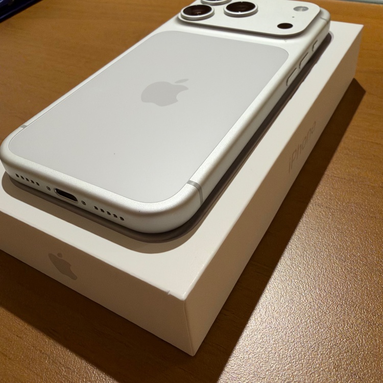 iPhone iPhone 17 Pro 256GB SIMフリー（スマホ）の商品画像 - 査定依頼日：2026年9月19日 - 最高査定価格：136,500円