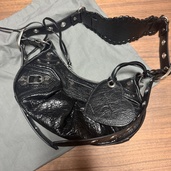 バレンシアガ  （ブランドバッグ）の商品画像 - 査定依頼日：2026年3月25日 - 最高査定価格：150,000円