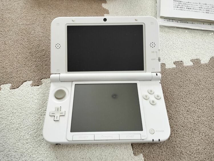 ニンテンドー3DS LLとびたぜどうぶつの森パック（ゲーム機本体・ゲームソフト）の商品画像 - 査定依頼日：2025年6月20日 - 最高査定価格：13,000円