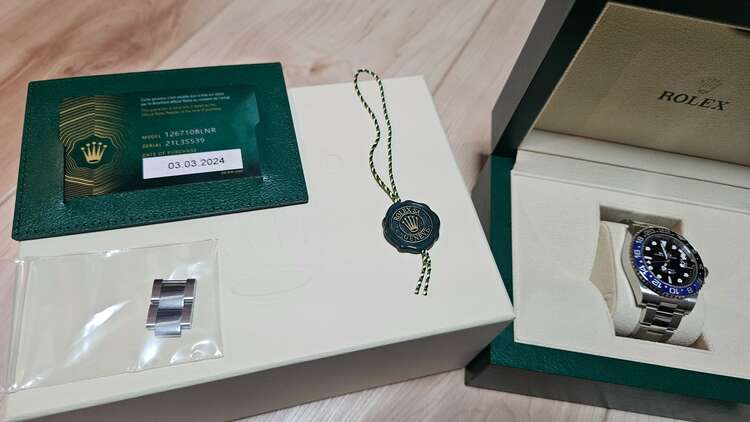 ロレックス GMTマスター 126710BLNR（高級時計）の商品画像 - 査定依頼日：2025年3月1日 - 最高査定価格：2,360,000円