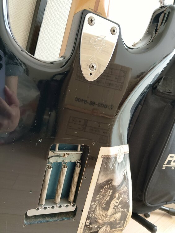 ストラトキャスター(黒)　MADE IN JAPAN　ビンテージ（ピアノ・楽器・PA機材）の商品画像 - 査定依頼日：2026年9月18日 - 最高査定価格：32,000円