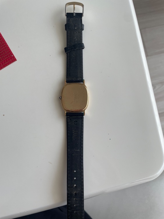 腕時計（ブランド財布・小物）の商品画像 - 査定依頼日：2025年9月9日 - 最高査定価格：100,000円