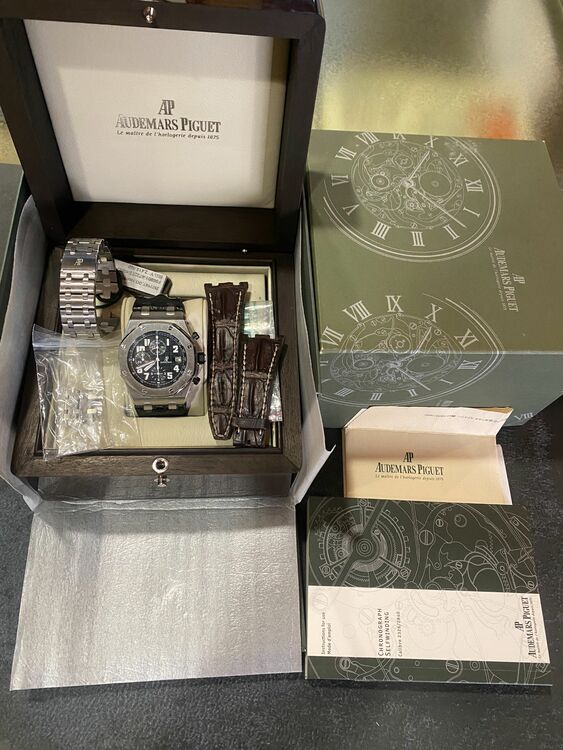 オーデマピゲ ロイヤルオークオフショア  25721st.oo.1000st.08.a（高級時計）の商品画像 - 査定依頼日：2025年6月28日 - 最高査定価格：3,050,000円
