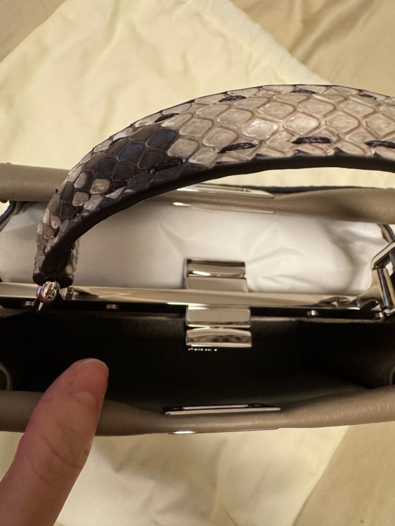 8BN244 N8K F04YB（ブランドバッグ）の商品画像 - 査定依頼日：2025年7月19日 - 最高査定価格：270,000円