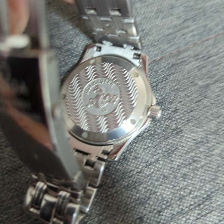 オメガ シーマスター プロフェッショナル300.2561.80（高級時計）の商品画像 - 査定依頼日：2025年5月26日 - 最高査定価格：200,000円