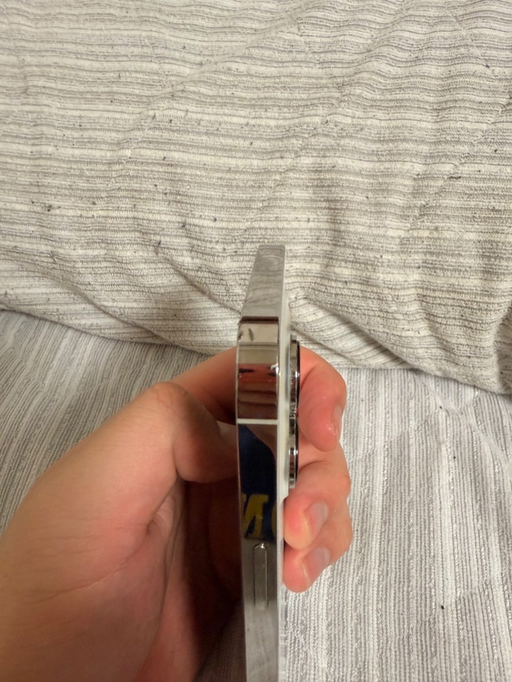 iPhone 13 Pro 128GB au（スマホ）の商品画像 - 査定依頼日：2026年4月14日 - 最高査定価格：38,000円