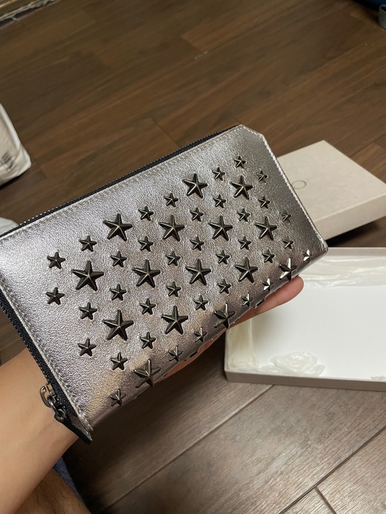 JIMMY CHOO CARNABY（ブランド財布・小物）の商品画像 - 査定依頼日：2025年7月30日 - 最高査定価格：2,000円